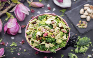 Restaurant Space w/Full Kitchen & Spacious Dining