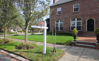 Thriving Real Estate Sign Installation Company - High Growth Thriving Real Estate Sign Installation Company - High Growth
